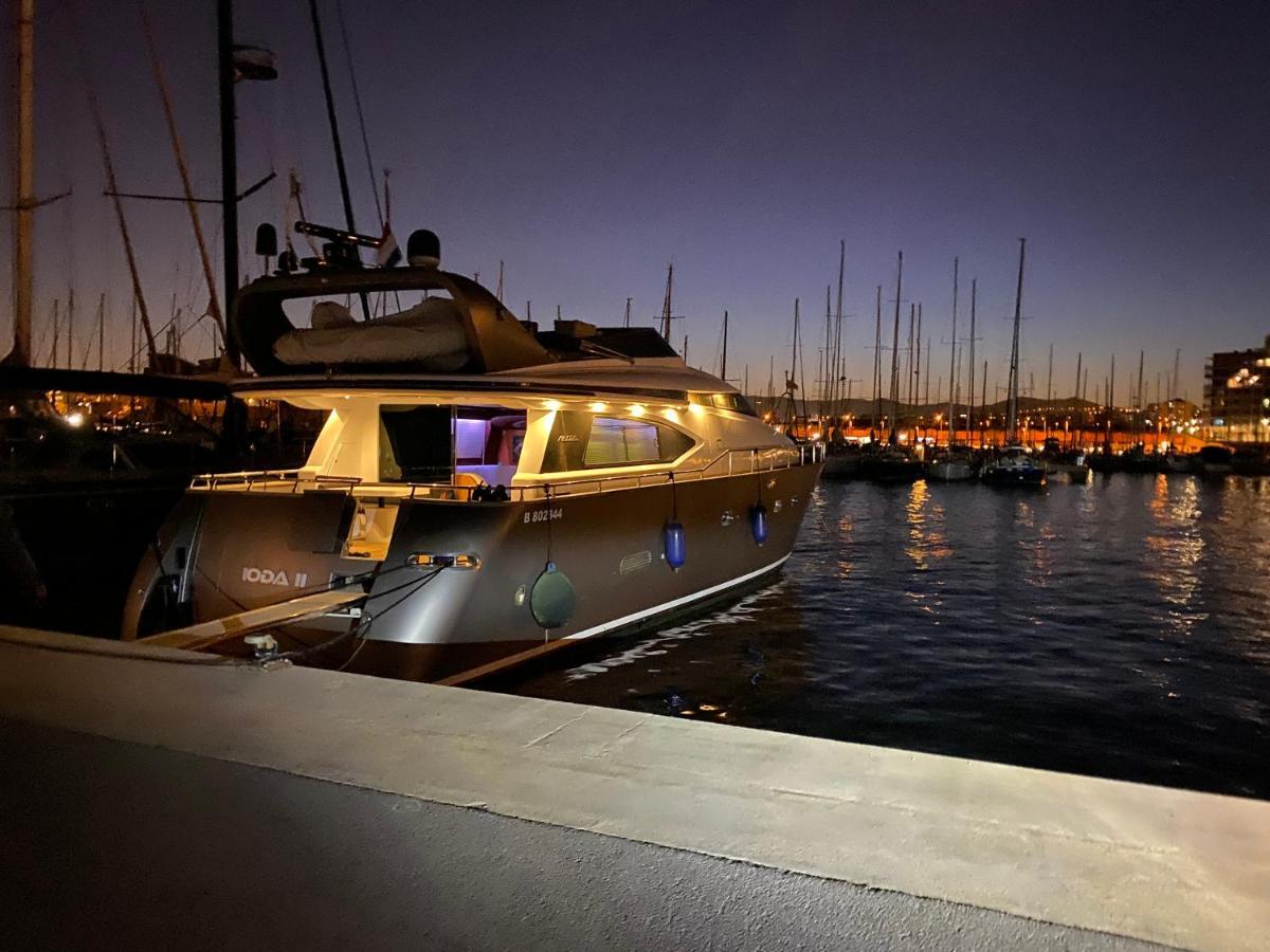 Motoryacht 21 Avec Equipage Hotel Barcelona Buitenkant foto
