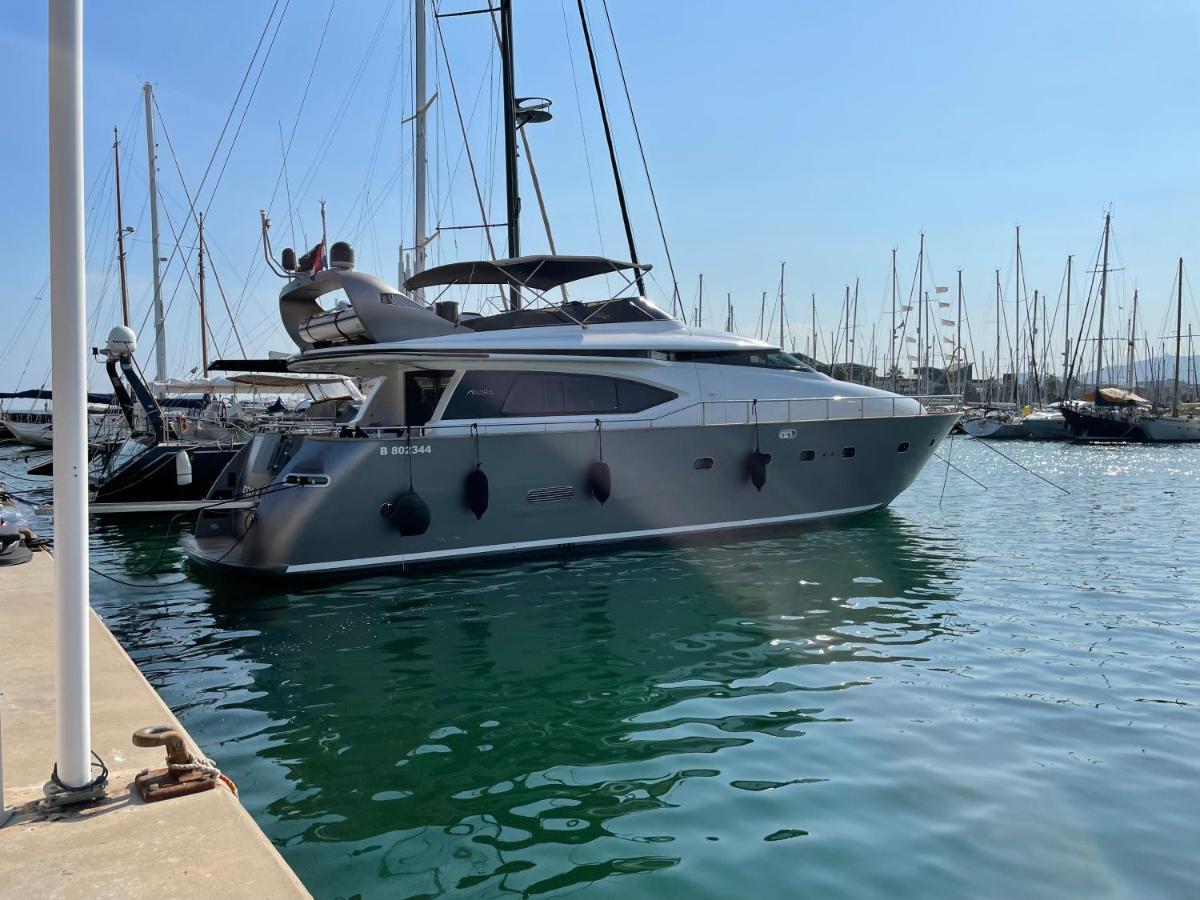 Motoryacht 21 Avec Equipage Hotel Barcelona Buitenkant foto