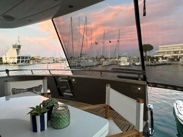 Motoryacht 21 Avec Equipage Hotel Barcelona Buitenkant foto
