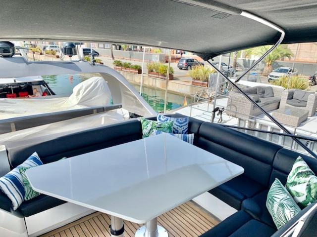 Motoryacht 21 Avec Equipage Hotel Barcelona Buitenkant foto