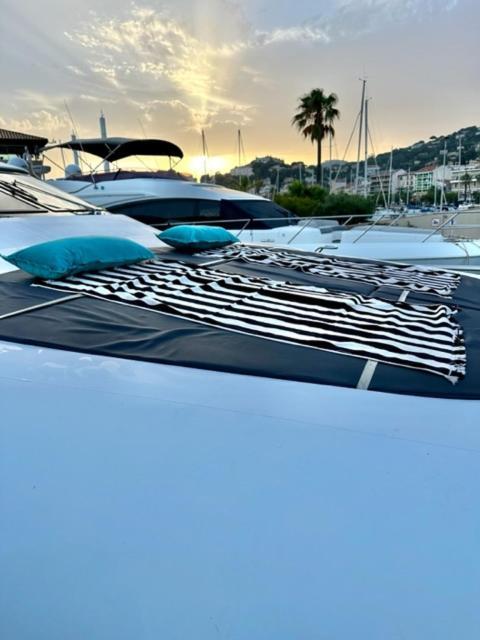 Motoryacht 21 Avec Equipage Hotel Barcelona Buitenkant foto