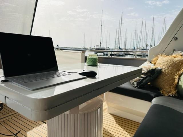 Motoryacht 21 Avec Equipage Hotel Barcelona Buitenkant foto
