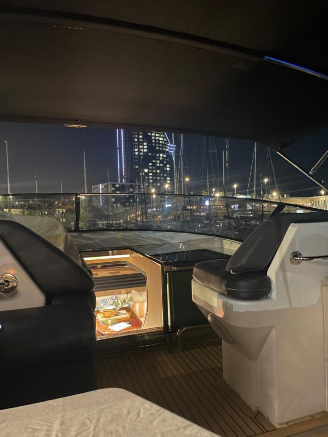 Motoryacht 21 Avec Equipage Hotel Barcelona Buitenkant foto